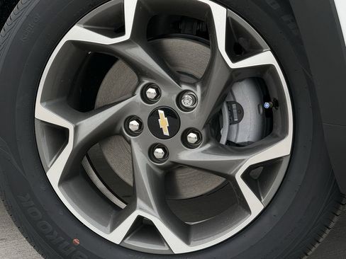 New 2026 Chevrolet Trax LT w/ Driver Confidence Package image 9