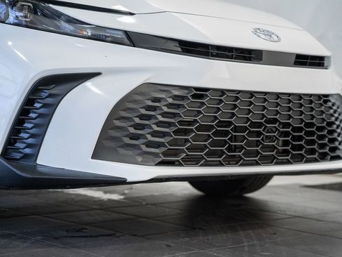 Used 2025 Toyota Camry SE image 13