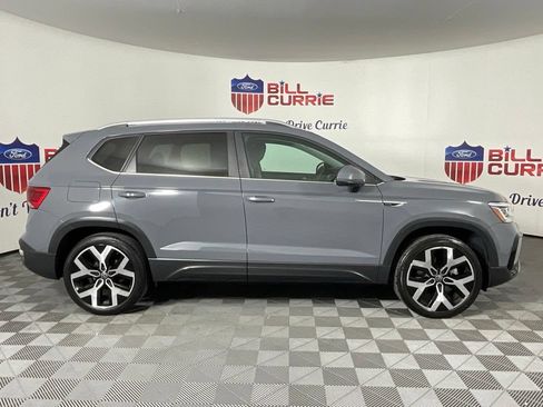 Used 2023 Volkswagen Taos SEL AWD/4WD image 2