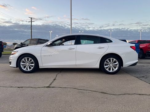 Used 2024 Chevrolet Malibu LT image 2