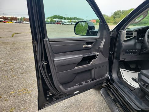 Used 2024 Toyota Tundra Limited AWD/4WD image 15