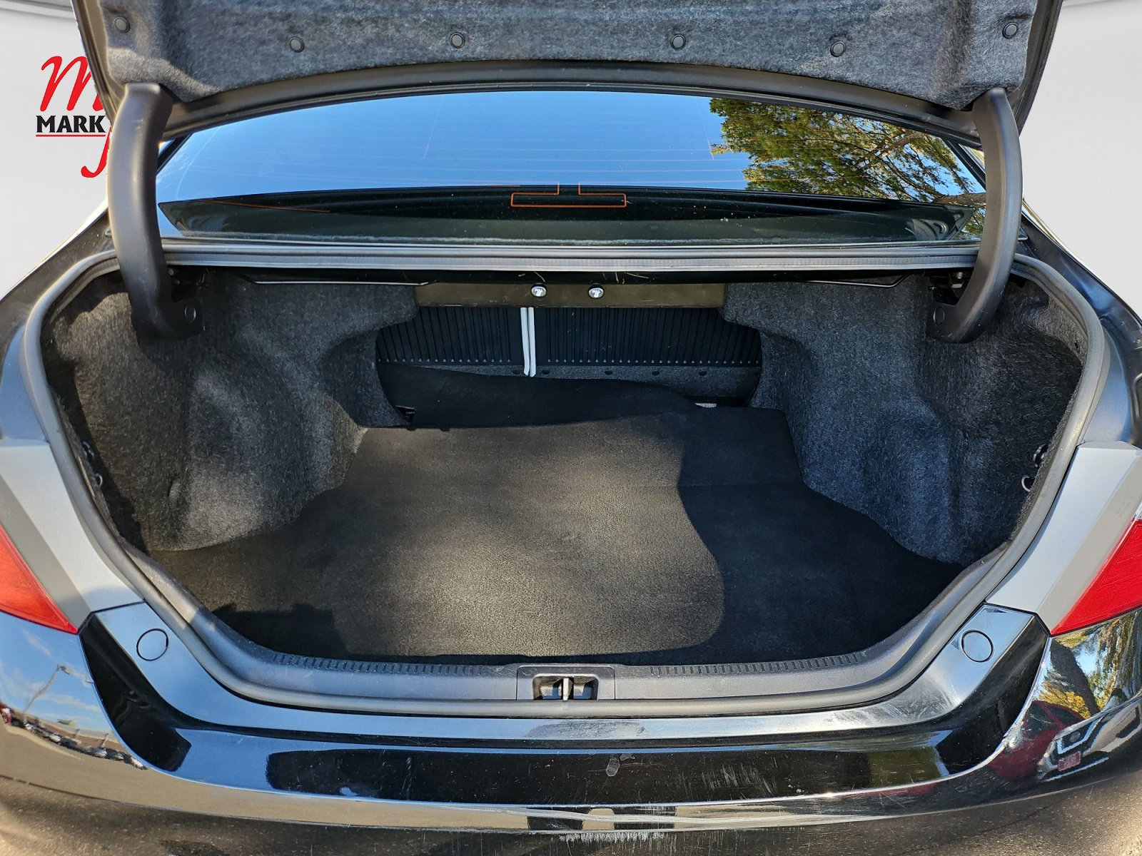 Used 2015 Toyota Camry XLE FWD image 17