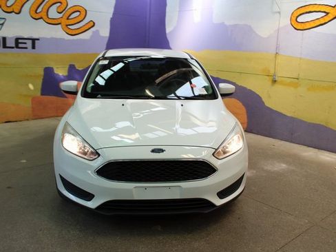 Used 2018 Ford Focus SE image 3