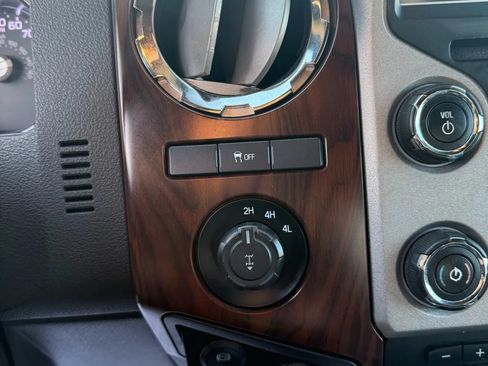 Used 2016 Ford F250 Lariat w/ Lariat Ultimate Package AWD/4WD image 32