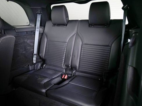 Certified 2025 Land Rover Discovery Dynamic SE AWD/4WD image 22