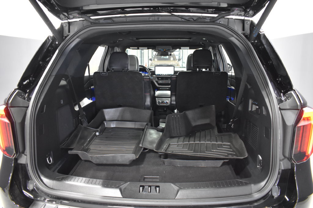 Used 2025 Ford Explorer ST AWD/4WD image 42