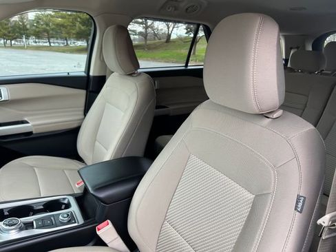 Used 2023 Ford Explorer XLT image 17