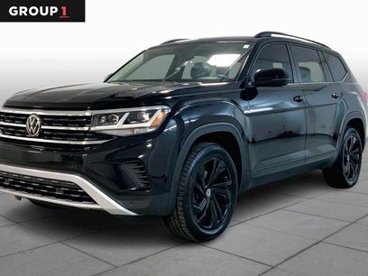 Used 2023 Volkswagen Atlas SE w/ Panoramic Sunroof Package