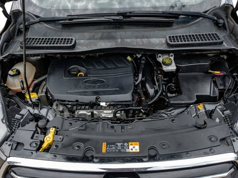 Used 2017 Ford Escape SE w/ Equipment Group 201A FWD image 54