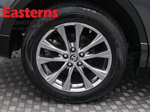 Used 2018 Toyota RAV4 Limited image 34