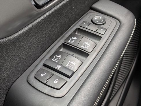 New 2026 Chrysler Pacifica Select FWD image 28