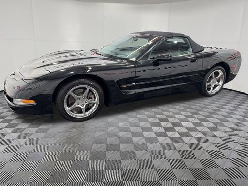 Used 2004 Chevrolet Corvette Convertible w/ Preferred Equipment Group RWD image 4