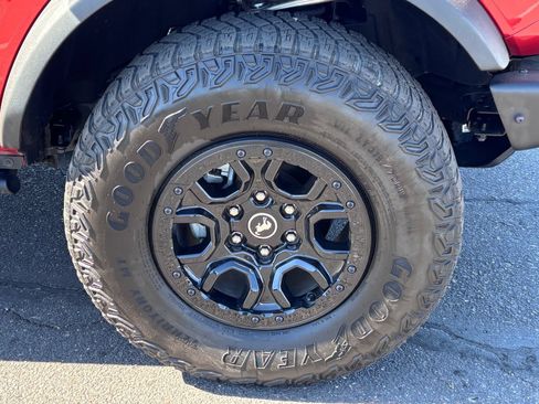 Used 2022 Ford Bronco Wildtrak AWD/4WD image 11