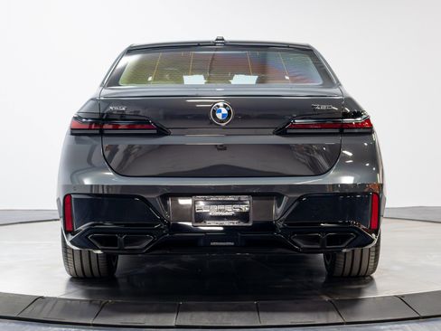 Used 2023 BMW 760i xDrive AWD/4WD image 53