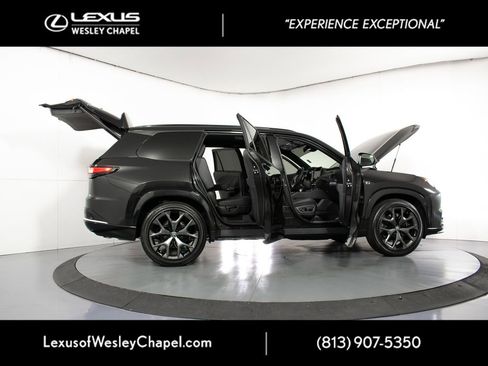 Used 2026 Lexus TX 500h AWD w/ Technology Package image 16