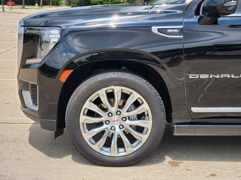 Used 2023 GMC Yukon Denali w/ LPO, Floor Liner Package AWD/4WD image 8