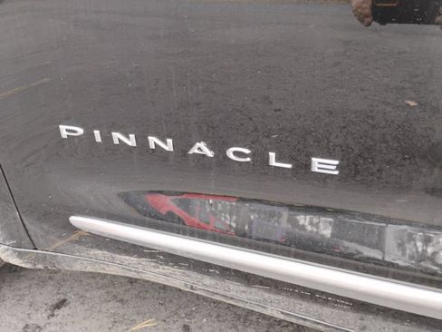 New 2026 Chrysler Pacifica Pinnacle w/ Trailer Tow Group AWD/4WD image 10