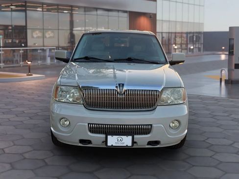Used 2004 Lincoln Navigator 2WD image 9