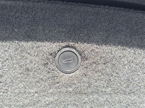 Used 2022 Tesla Model S image 16