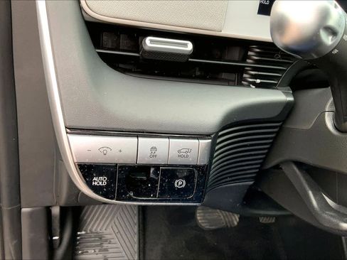 Used 2024 Hyundai Ioniq 5 SEL image 31