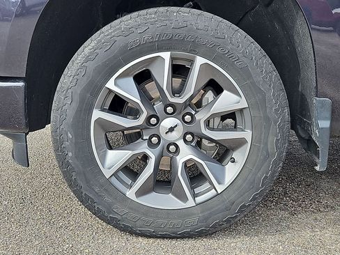 Used 2024 Chevrolet Silverado 1500 RST w/ Z71 Off-Road Package AWD/4WD image 38