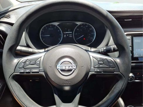 Certified 2025 Nissan Kicks Play S FWD image 15