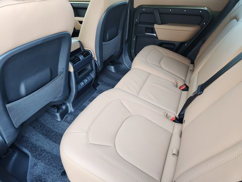 New 2026 Land Rover Defender 110 X-Dynamic SE image 30