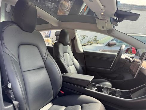 Used 2018 Tesla Model 3 Long Range image 6