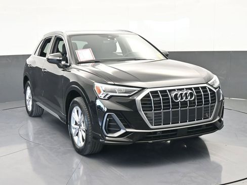 Used 2025 Audi Q3 2.0T Premium image 9