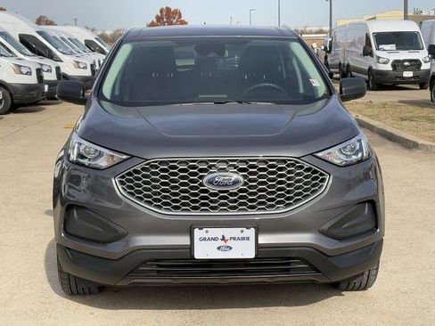 Certified 2024 Ford Edge SE image 9