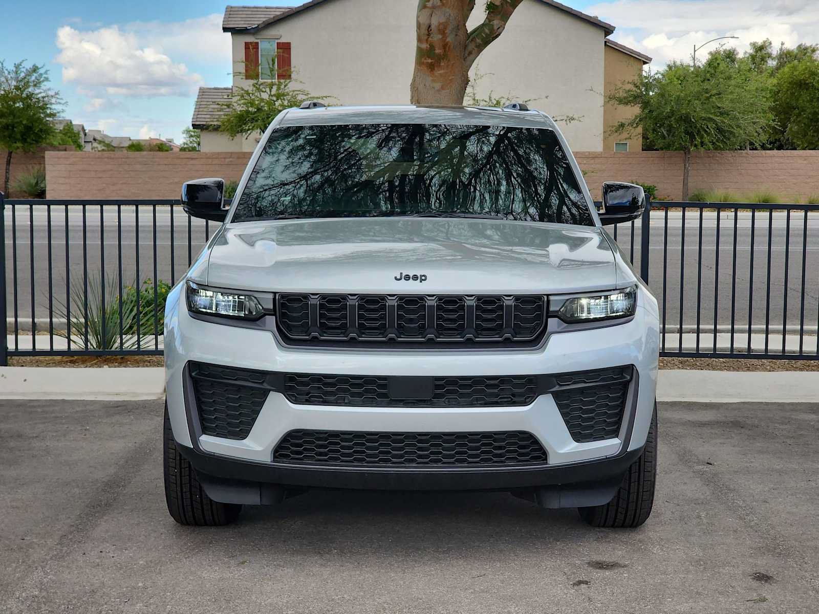 New 2026 Jeep Grand Cherokee Altitude AWD/4WD image 3