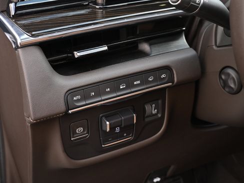 Used 2021 Cadillac Escalade ESV Sport w/ Driver Assist Tech Package AWD/4WD image 52