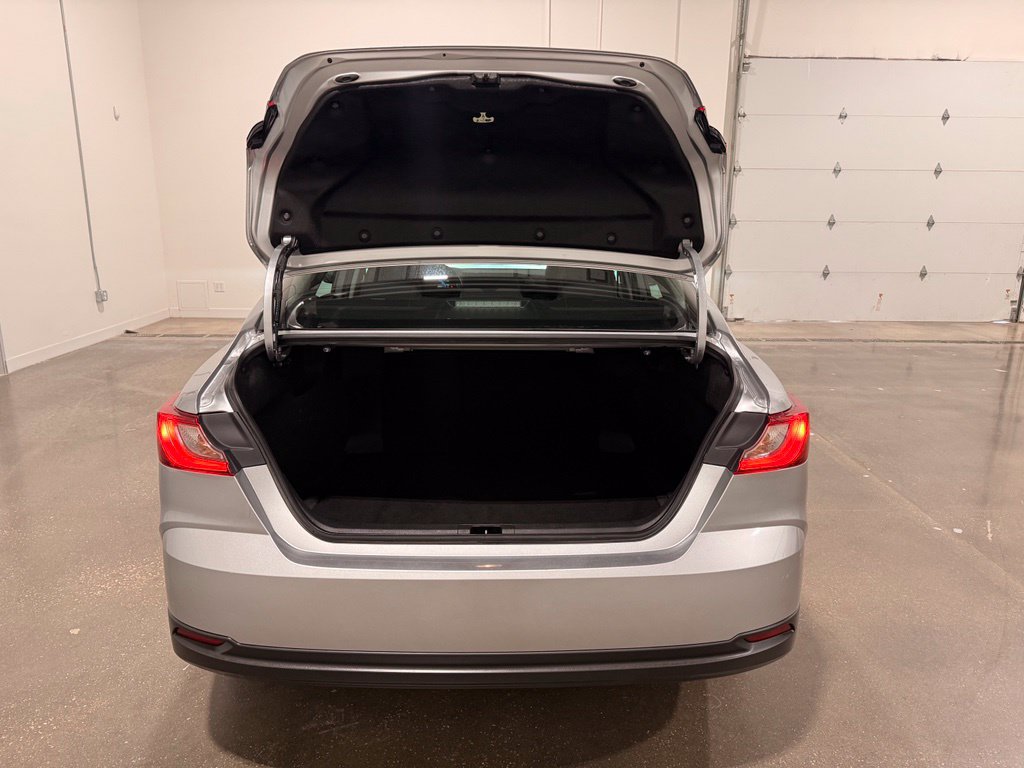 Used 2025 Toyota Camry LE FWD image 9