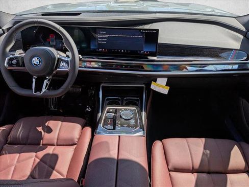 New 2026 BMW 750e xDrive image 15