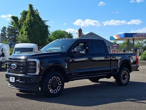 Used 2025 Ford F250 Platinum AWD/4WD image 3