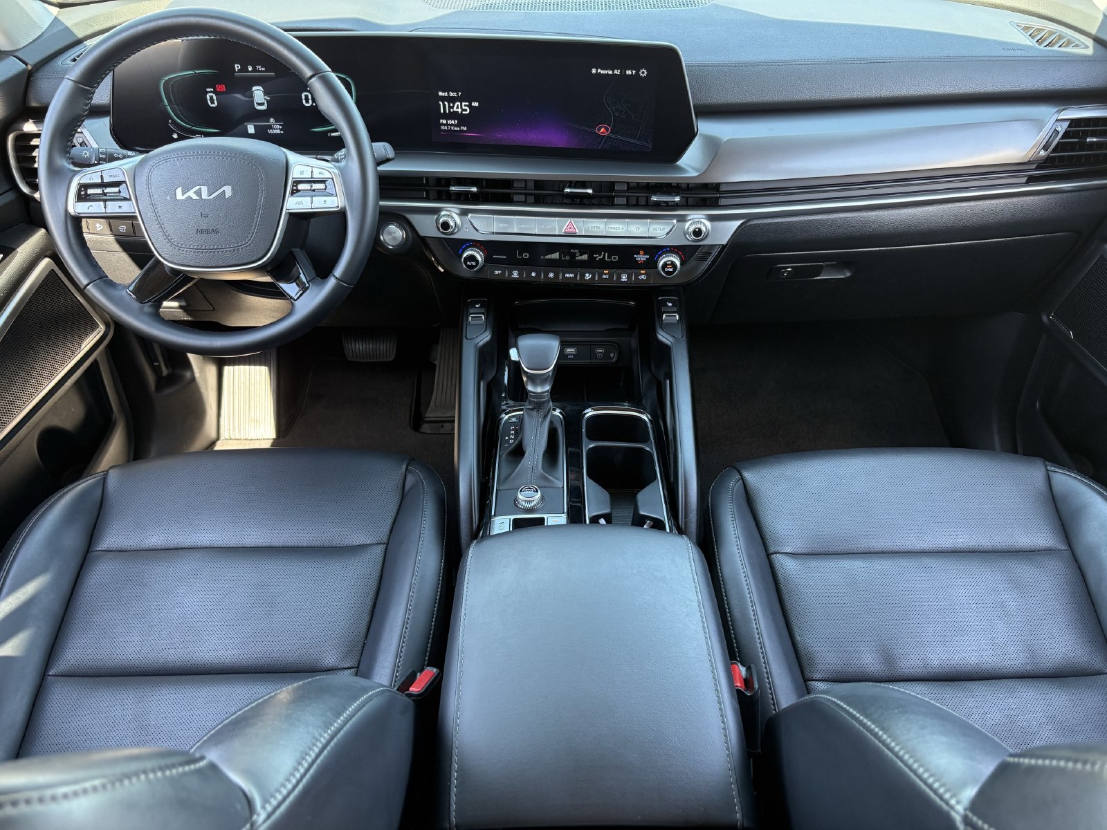 Used 2025 Kia Telluride S FWD image 3