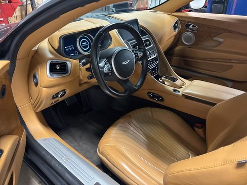 Used 2017 Aston Martin DB11 V12 image 6