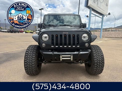 Used 2017 Jeep Wrangler Unlimited Rubicon AWD/4WD image 8