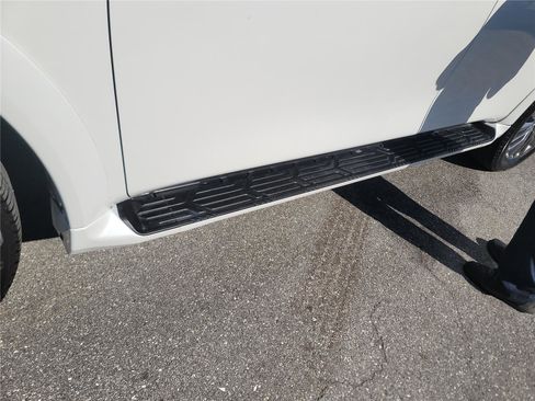 Used 2019 INFINITI QX80 Luxe w/ 22" Wheel Package image 10