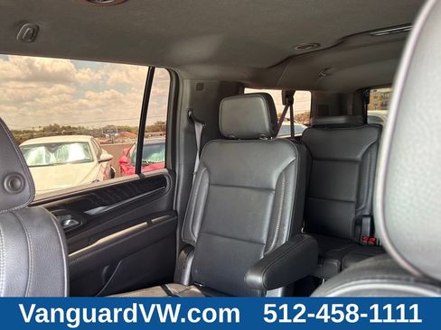 Used 2022 GMC Yukon XL Denali AWD/4WD image 15