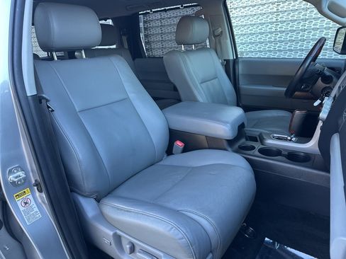 Used 2016 Toyota Sequoia Platinum image 18