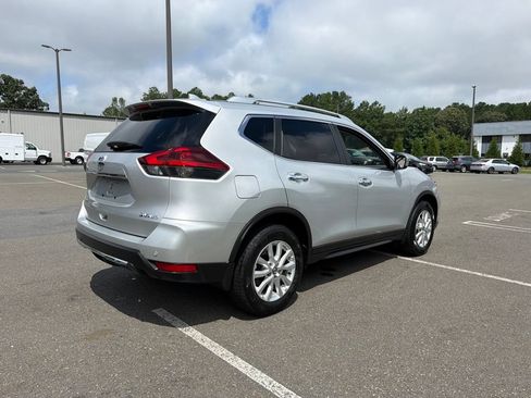 Used 2020 Nissan Rogue SV AWD/4WD image 5