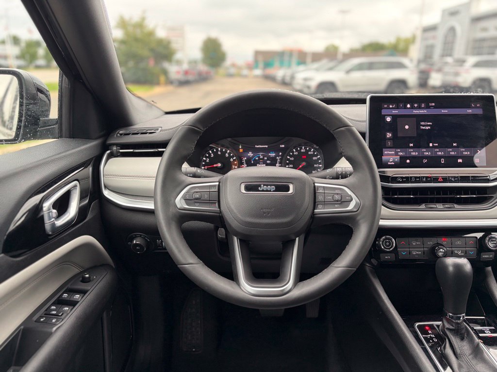Certified 2025 Jeep Compass Limited AWD/4WD image 22