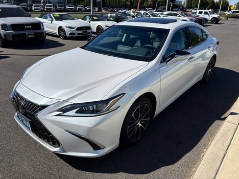 Used 2024 Lexus ES 350 w/ Premium Package FWD image 4
