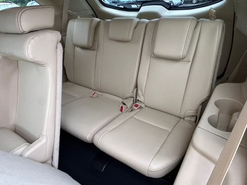 Used 2018 Toyota Highlander XLE AWD/4WD image 14
