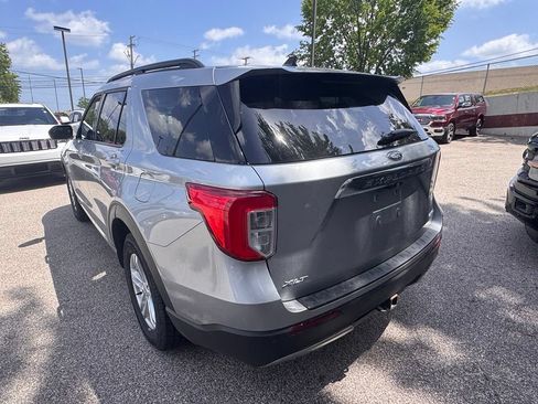Certified 2023 Ford Explorer XLT w/ Equipment Group 202A AWD/4WD image 3
