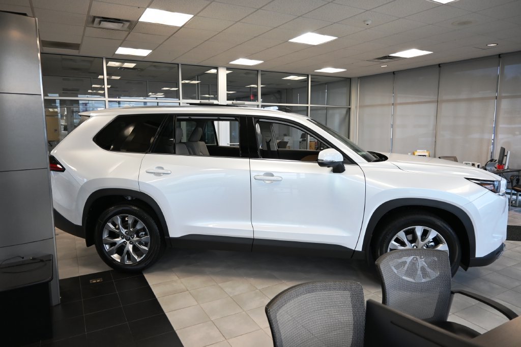 New 2026 Toyota Grand Highlander AWD image 9