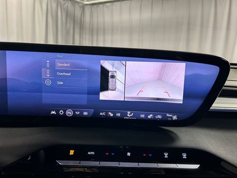 Used 2025 Buick Enclave Sport Touring image 18