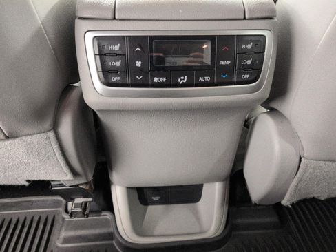 Used 2019 Toyota Highlander Limited Platinum AWD/4WD image 22