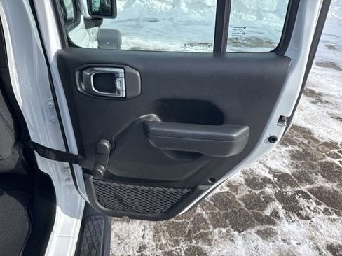 Used 2022 Jeep Wrangler Unlimited Sport image 16